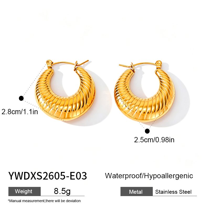 Ivanda Chunky Ribbed Hoop Earrings Gold Croissant YWDXS2605-E03 - view 2