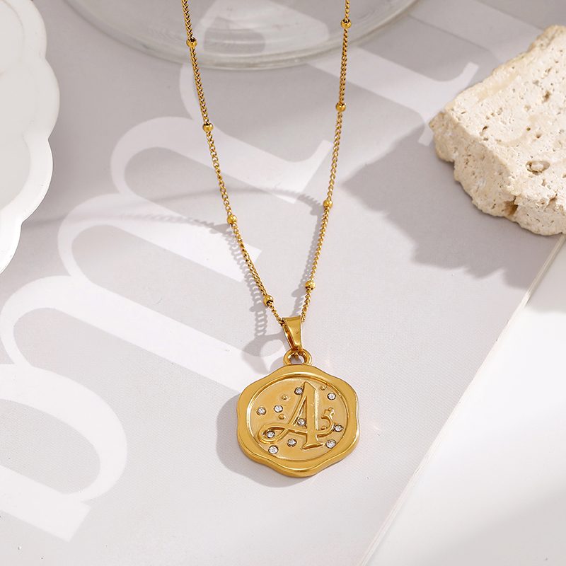 Ivanda Interlocking Circles Pendant Necklace Gold CH1938 Ivanda Interlocking Circles Pendant Necklace Gold CH1938 - view 2