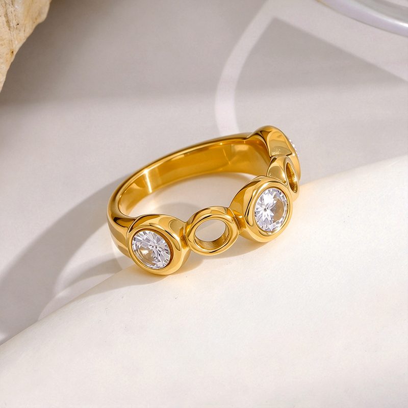 Ivanda Circle Link Crystal Ring Gold Stainless Steel YHTSR-260903 - view 2
