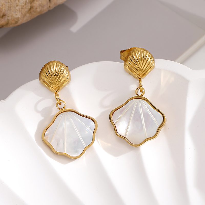 Ivanda Shell Stud Earrings Gold Stainless Steel CH1113 Ivanda Shell Stud Earrings Gold Stainless Steel CH1113 - view 3