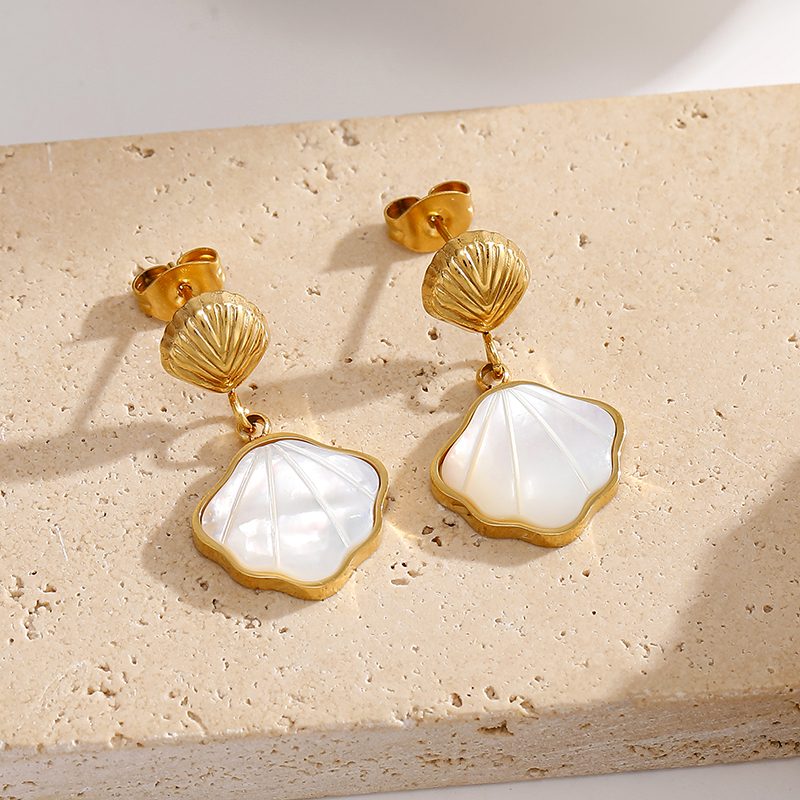 Ivanda Shell Stud Earrings Gold Stainless Steel CH1113 Ivanda Shell Stud Earrings Gold Stainless Steel CH1113 - view 4