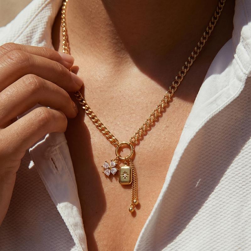Ivanda Baroque Pearl Maple Leaf Necklace PVD 18K Gold Plated Stainless Steel CHOFXL-0590-J Ivanda Baroque Pearl Maple Leaf Necklace PVD 18K Gold Plated Stainless Steel CHOFXL-0590-J - view 2