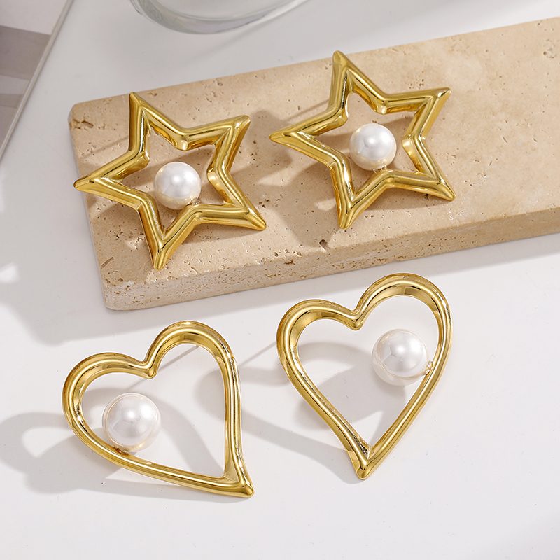 Ivanda Open Heart Pearl Stud Earrings Gold CHZRK616-37 Ivanda Open Heart Pearl Stud Earrings Gold CHZRK616-37 - view 5