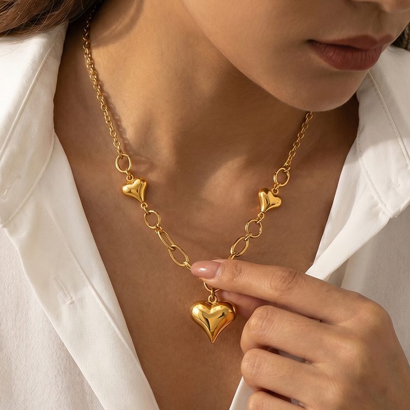Ivanda Textured Bead Heart Curb Chain Necklace PVD 18K Gold Plated Stainless Steel CHOFXL-0500-J Ivanda Textured Bead Heart Curb Chain Necklace PVD 18K Gold Plated Stainless Steel CHOFXL-0500-J - view 2