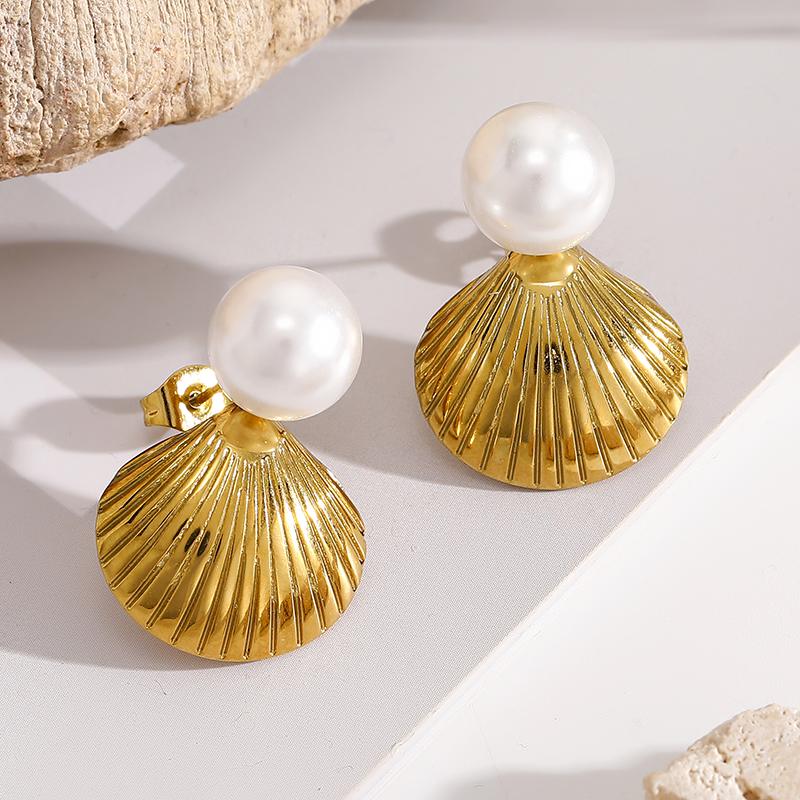 Ivanda Shell & Pearl Stud Earrings PVD 18K Gold Plated Stainless Steel CH1923 - view 4