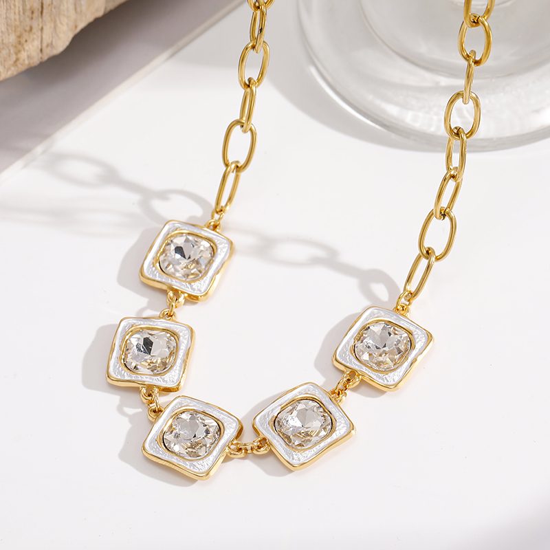 Ivanda Square Crystal Station Necklace Gold CHPJ26710-1 Ivanda Square Crystal Station Necklace Gold CHPJ26710-1 - view 3