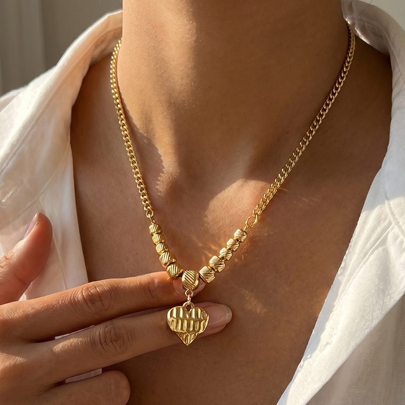 Ivanda Textured Bead Heart Curb Chain Necklace PVD 18K Gold Plated Stainless Steel CHOFXL-0500-J Ivanda Textured Bead Heart Curb Chain Necklace PVD 18K Gold Plated Stainless Steel CHOFXL-0500-J - view 3