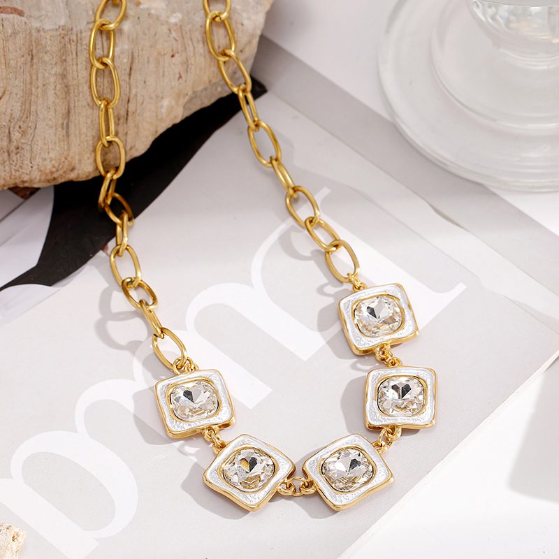 Ivanda Square Crystal Station Necklace Gold CHPJ26710-1 Ivanda Square Crystal Station Necklace Gold CHPJ26710-1 - view 2
