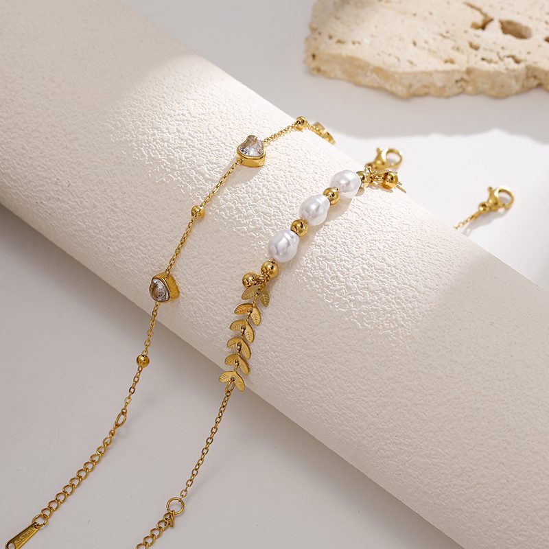 Ivanda Crystal Heart Chain Bracelet Gold CHOS-0852-J-W Ivanda Crystal Heart Chain Bracelet Gold CHOS-0852-J-W - view 6