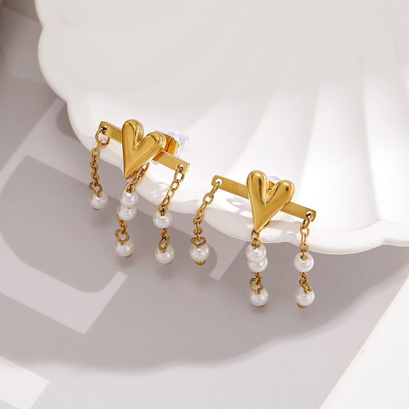 How to Write Jewelry Product Descriptions That Sell